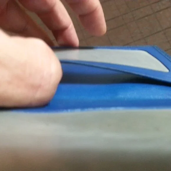 Vintage LV Louis Vuitton  Epi Leather  ID Card Holder Bifold Blue Unisex - Picture 12 of 13